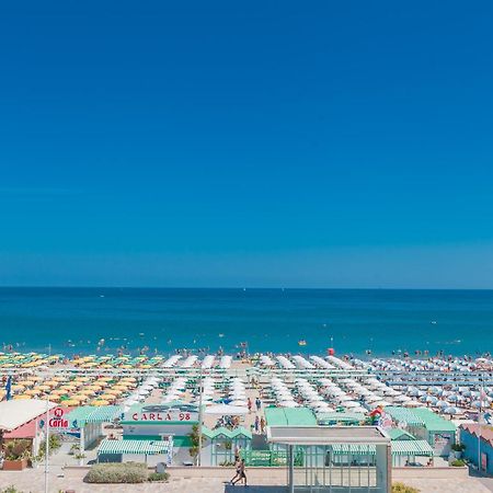 Hotel Patrizia Riccione Luaran gambar
