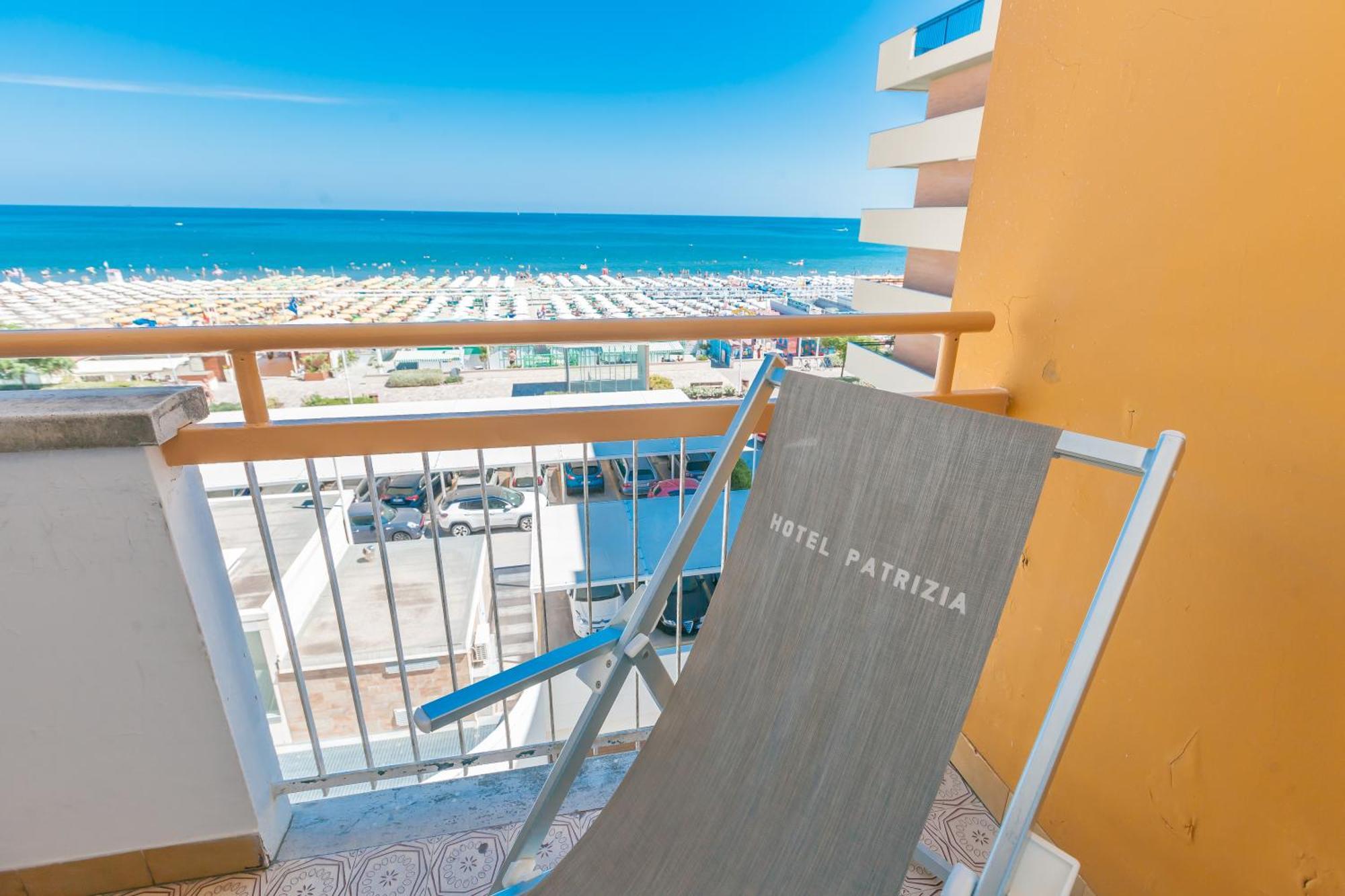 Hotel Patrizia Riccione Luaran gambar