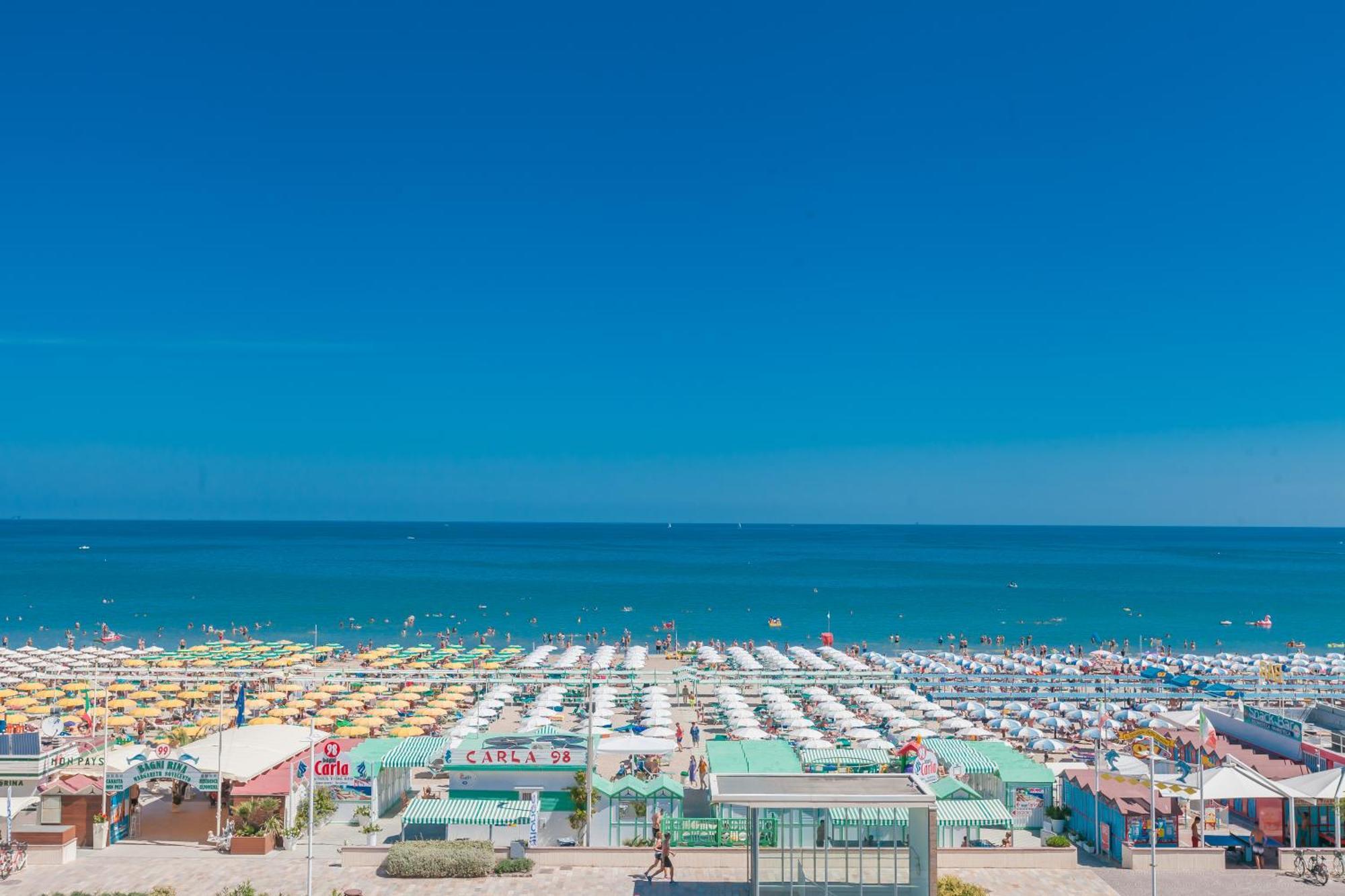 Hotel Patrizia Riccione Luaran gambar