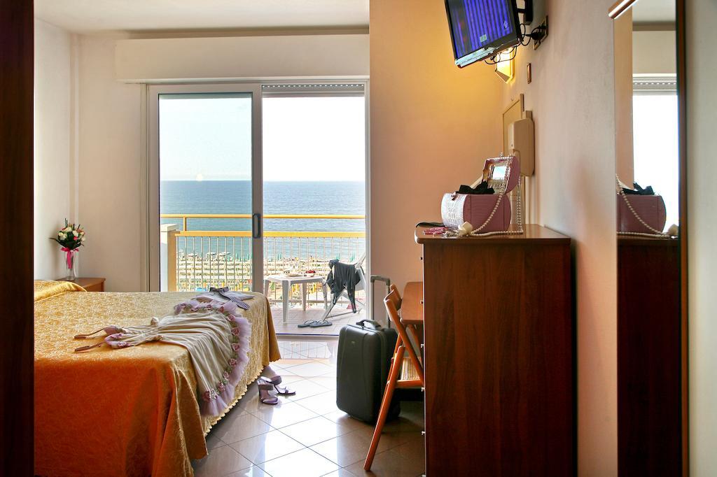 Hotel Patrizia Riccione Bilik gambar