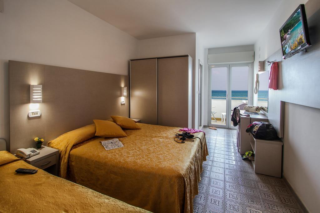 Hotel Patrizia Riccione Luaran gambar