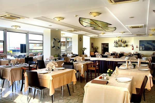 Hotel Patrizia Riccione Luaran gambar